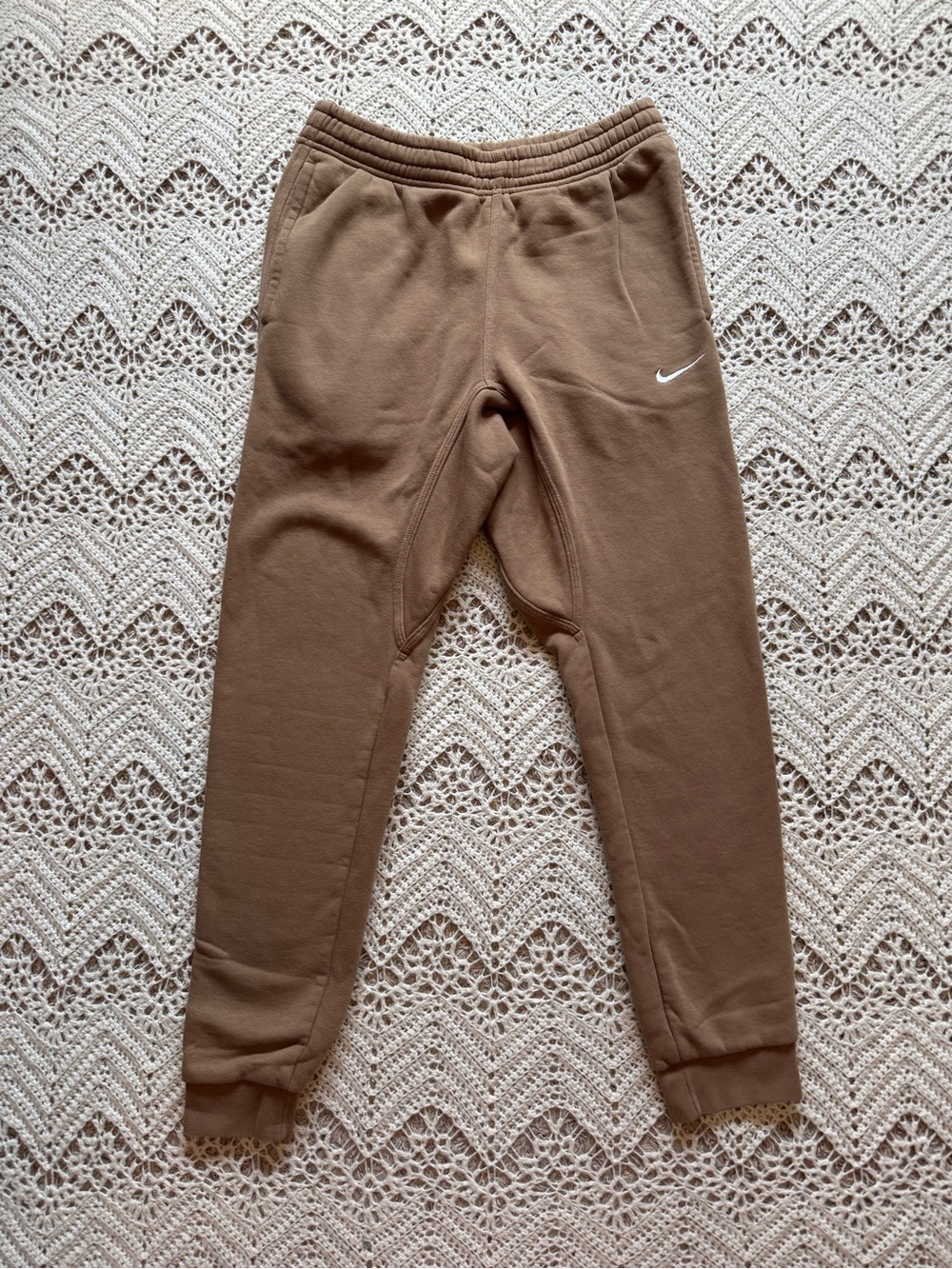 Nike Women’s Brown Jogger Sweatpants Embroidered Swoosh Small Pockets Front Ties